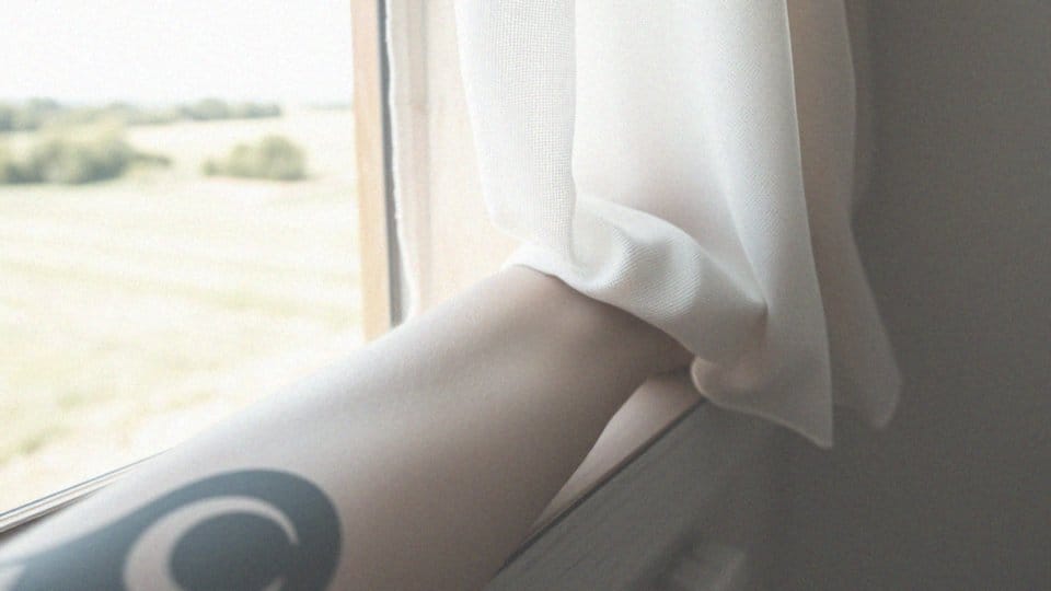 Dlaczego nie można wystawiać tatuażu na działanie promieni słonecznych?