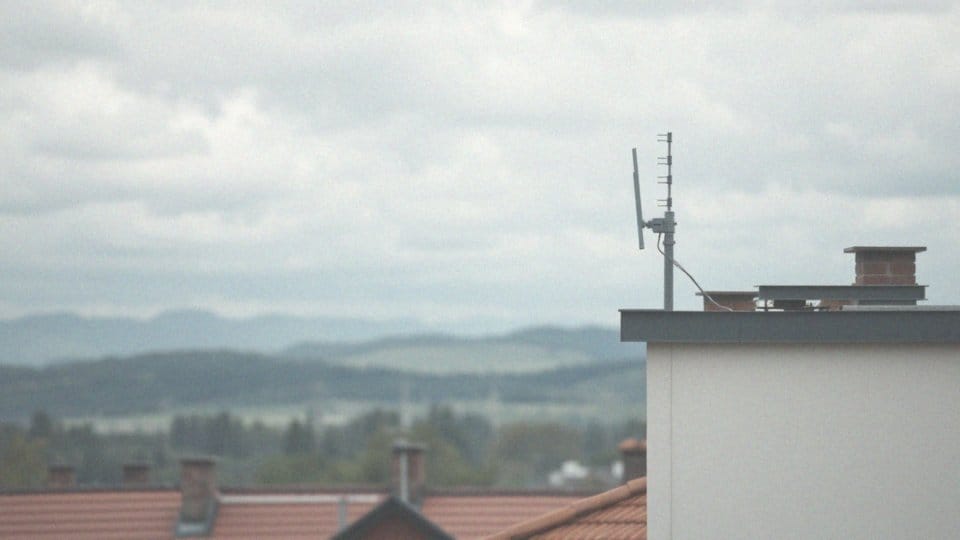 Jak zwiększyć ilość kanałów w telewizji naziemnej? Praktyczny poradnik